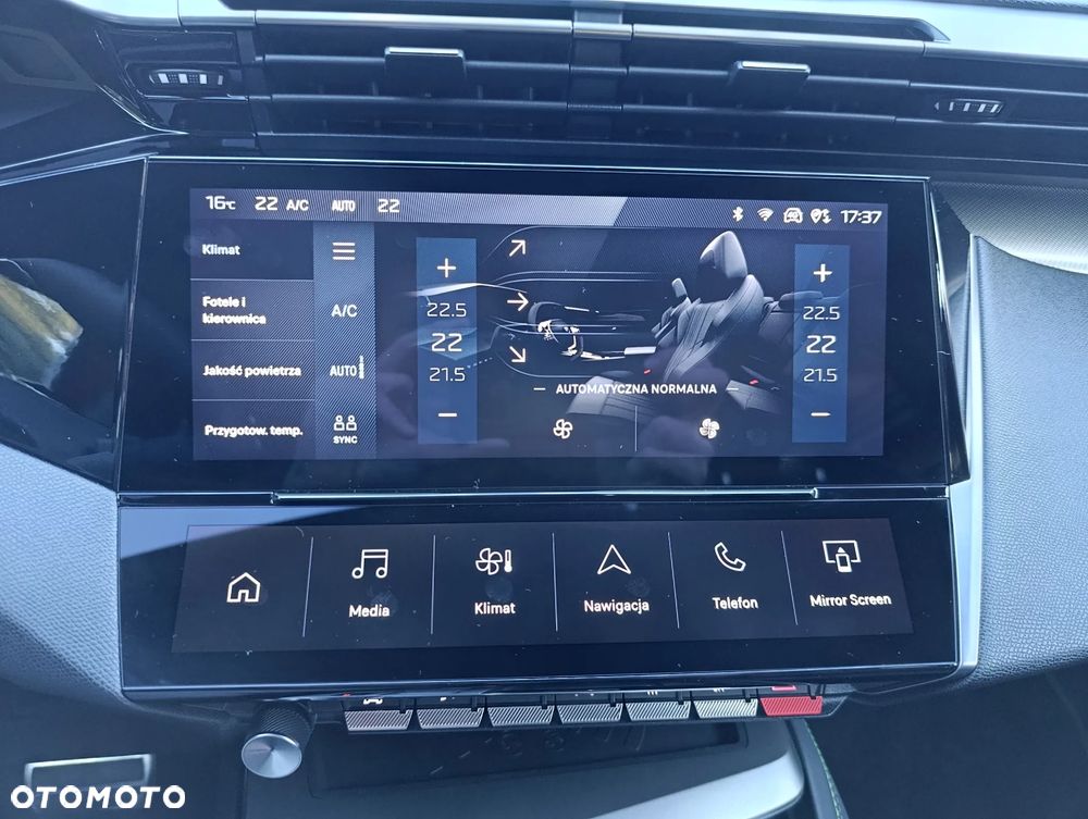 Peugeot 408 1.6 Plug-In Hybrid 180 GT EAT8 - 28