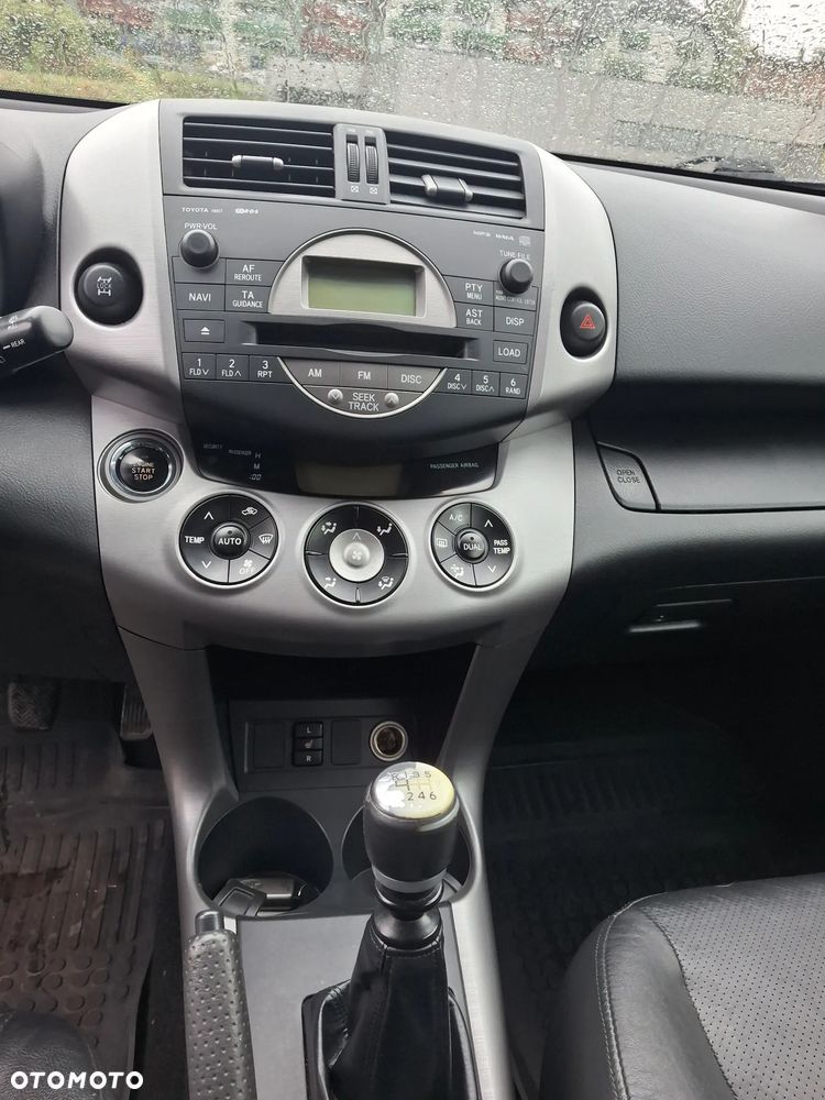 Toyota RAV4 - 14
