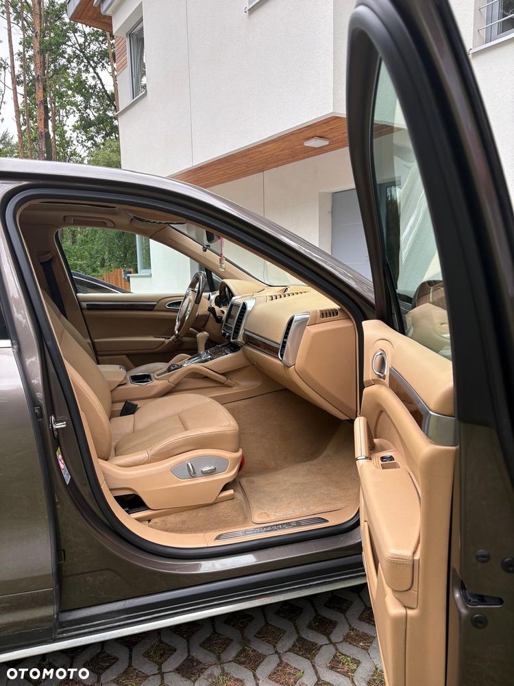 Porsche Cayenne - 12