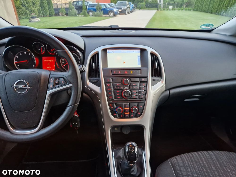 Opel Astra 1.6 NAVI - 37
