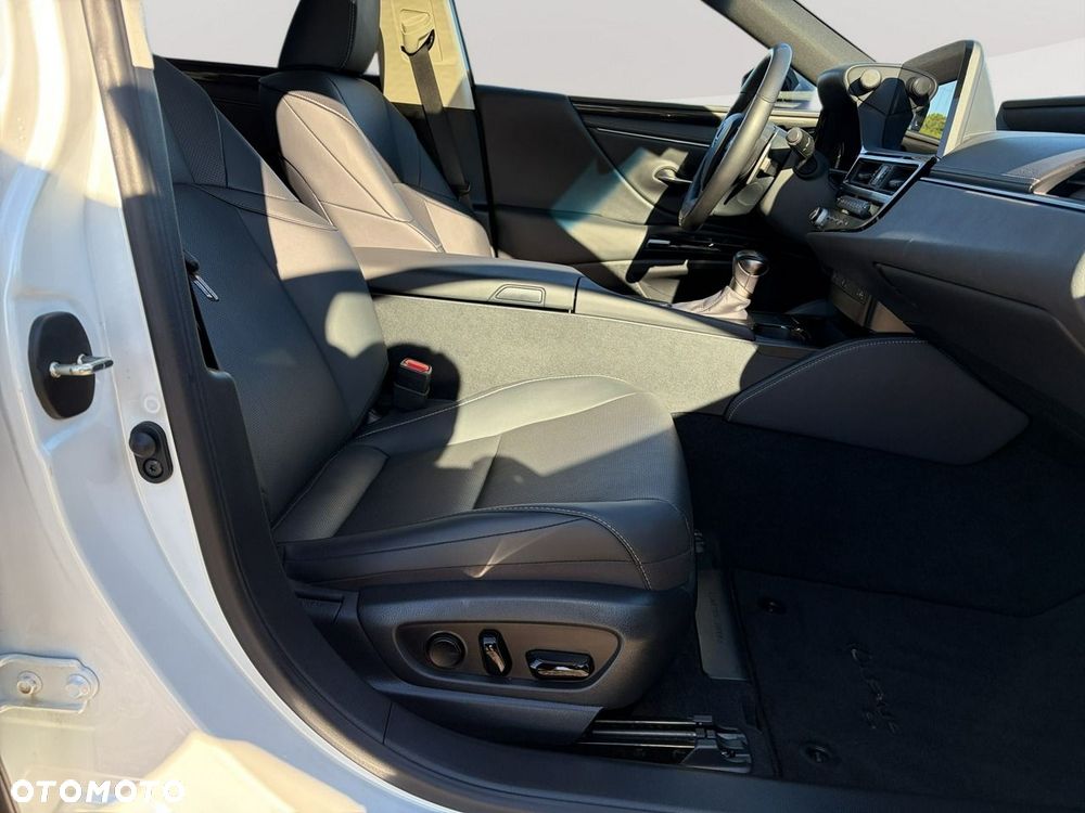 Lexus ES - 27
