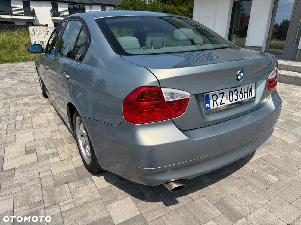 BMW Seria 3 318i - 13