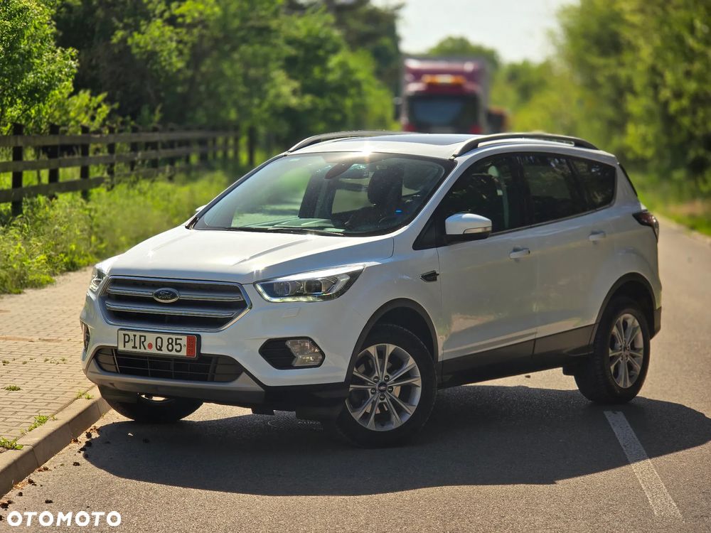 Ford Kuga 1.5 EcoBoost 2x4 Titanium - 2