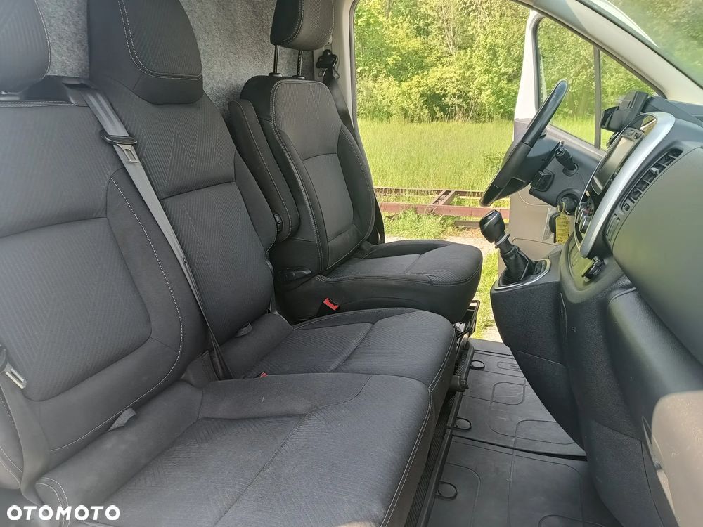 Renault Trafic L2H1 2.0 diesel 145kM 2019rok WEBASTO, CZUJNIKI PARKOWANIA, HAK, NIEWIELKI PRZEBIEG stan BDB, BEZWPADKOWY! - 39