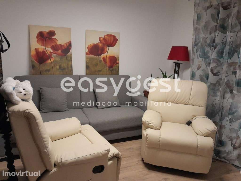 Moradia com 2 pisos e varanda localizada no centro de Beja - Grande imagem: 3/12