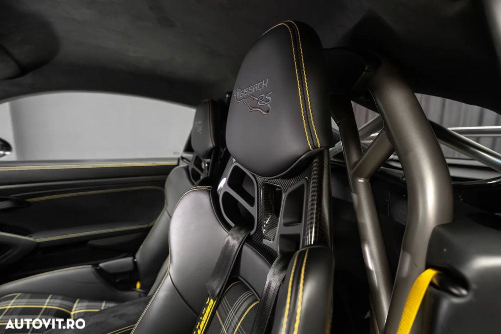 Porsche Cayman GT4 RS - 32