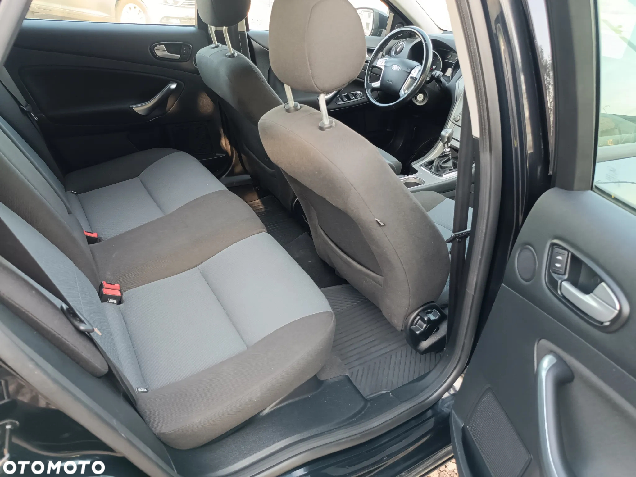Ford Mondeo 1.8 TDCi Ambiente - 25