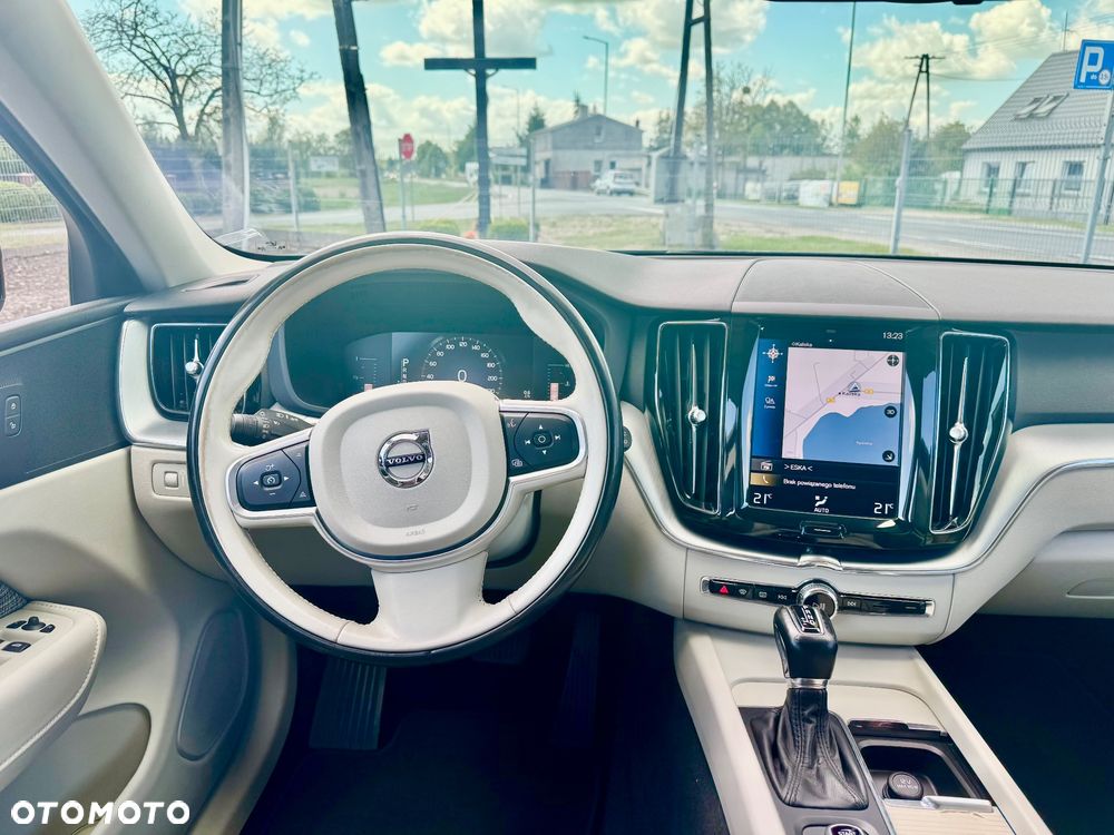 Volvo XC 60 D4 AWD Geartronic Momentum - 16