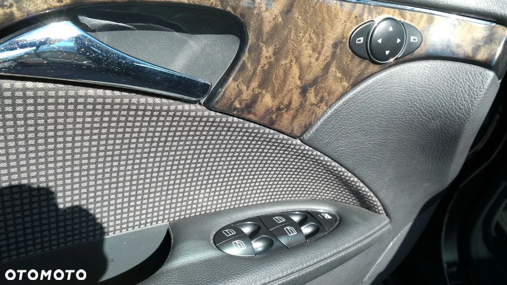 Mercedes-Benz Klasa E 220 CDI Automatik Avantgarde - 31