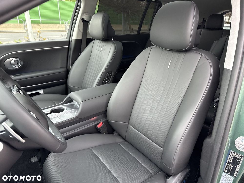 Hyundai IONIQ 9 110kWh Calligraphy AWD - 12