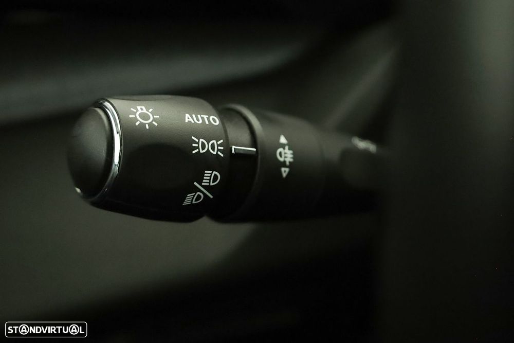 Peugeot 308 1.2 PureTech Allure EAT8 - 17