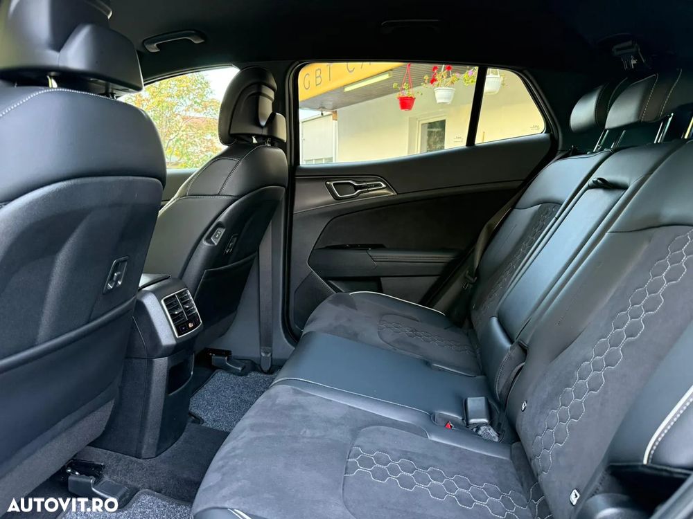 Kia Sportage 1.6 T-GDI PHEV 6AT 4x4 GT Line - 30