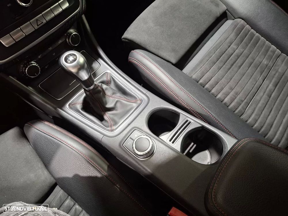 Mercedes-Benz A 180 d AMG Line - 14