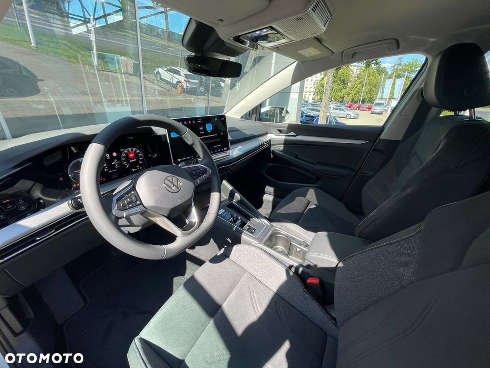 Volkswagen Golf - 11