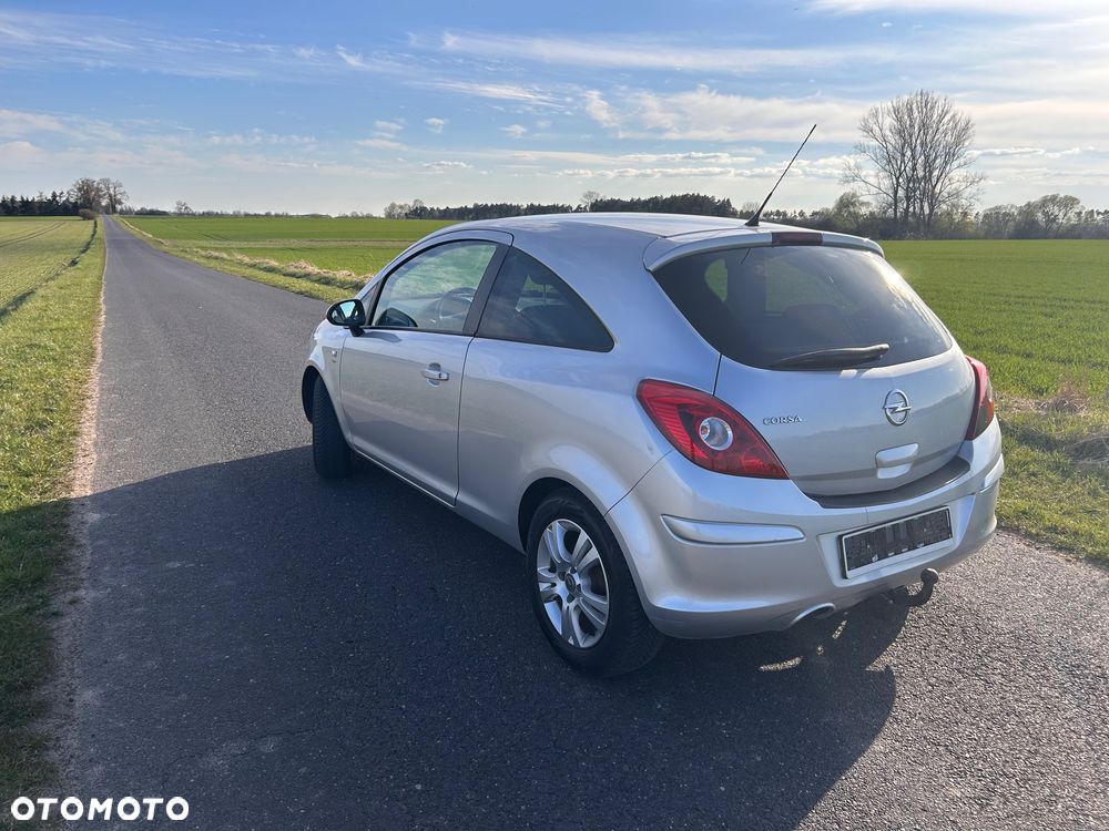 Opel Corsa 1.4 16V Satellite - 4