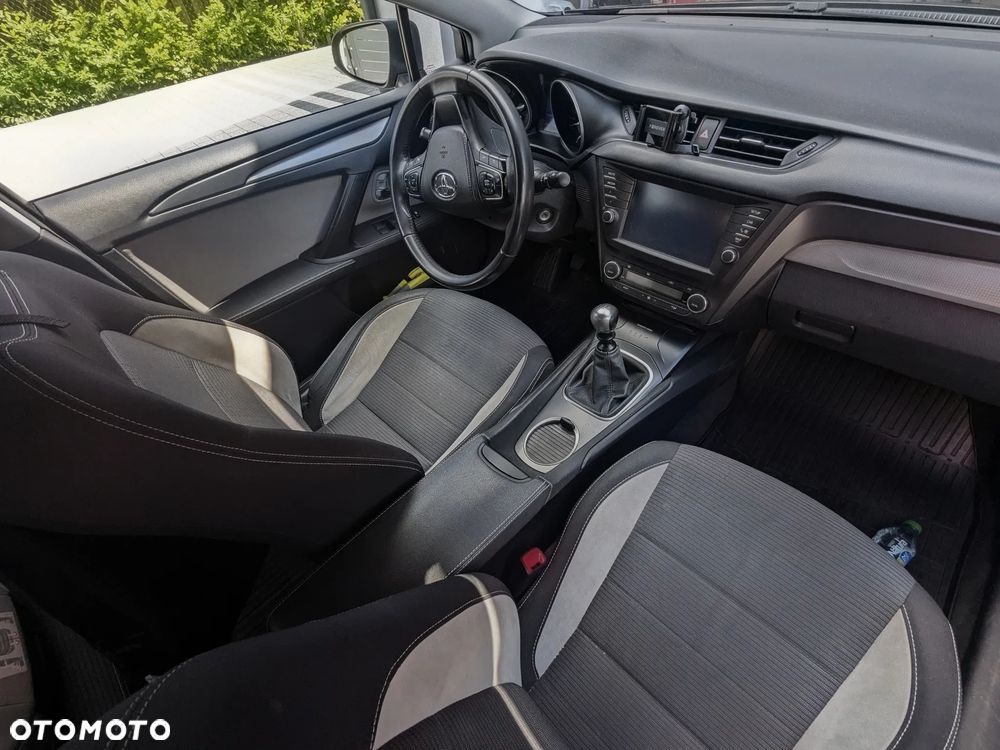 Toyota Avensis 1.8 Premium - 7