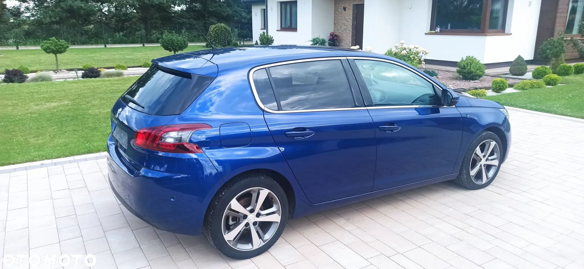 Peugeot 308 BlueHDi 130 EAT8 GT - 12