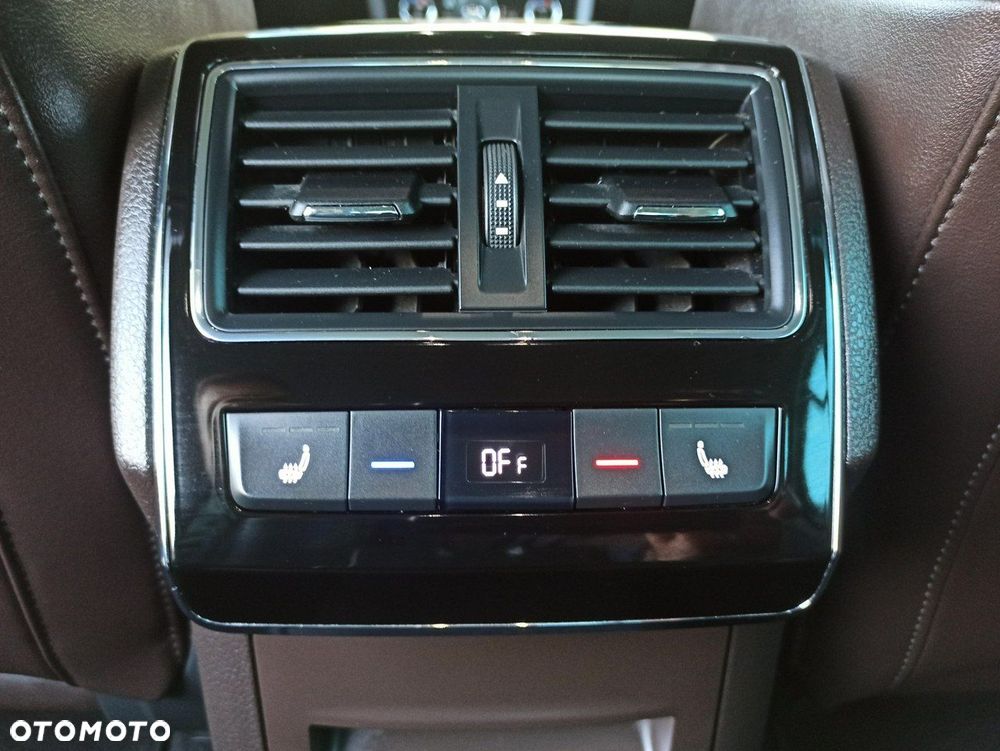 Skoda Superb 1.8 TSI L&K DSG - 9