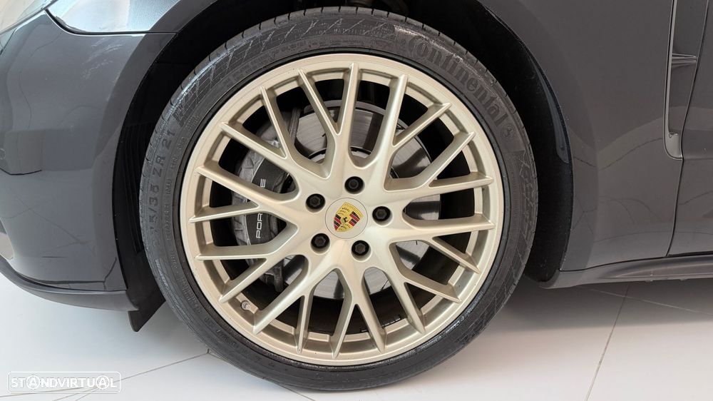 Porsche Panamera Sport Turismo 4 E-Hybrid 10 Years Edition - 7