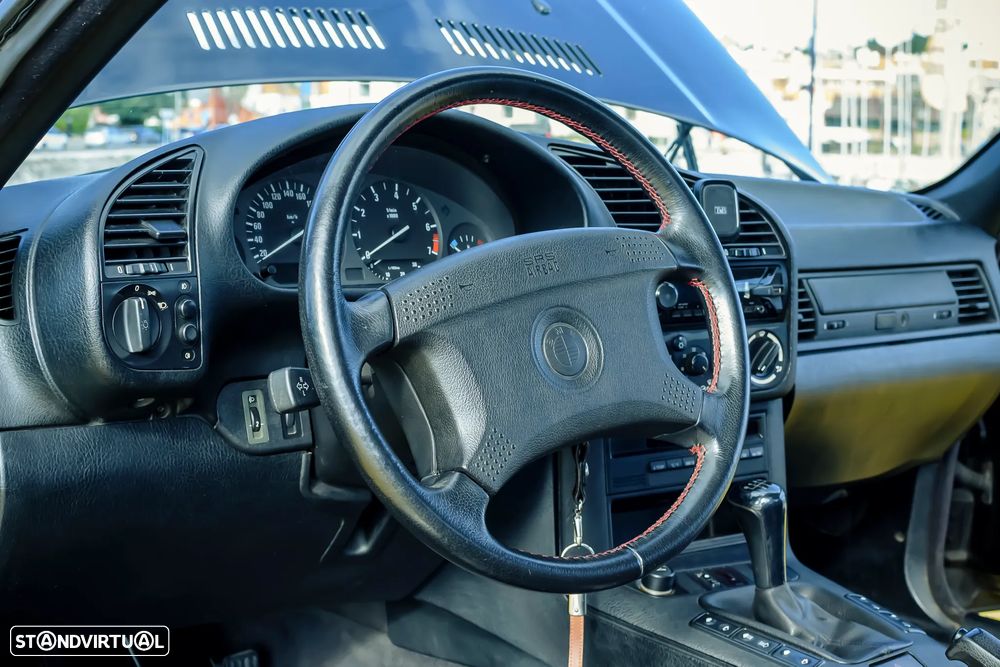 BMW 320 i Touring - 10