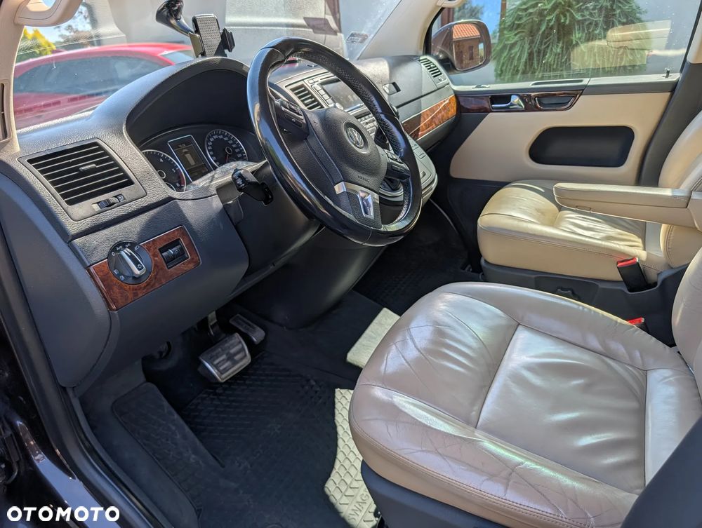 Volkswagen Caravelle - 14