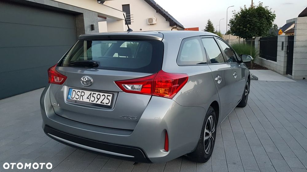 Toyota Auris 1.4 D-4D Comfort - 22