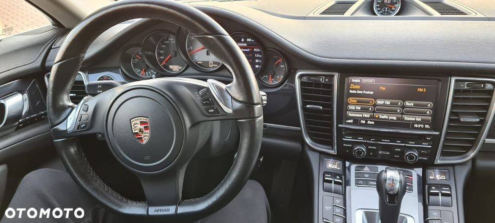 Porsche Panamera S PDK - 12