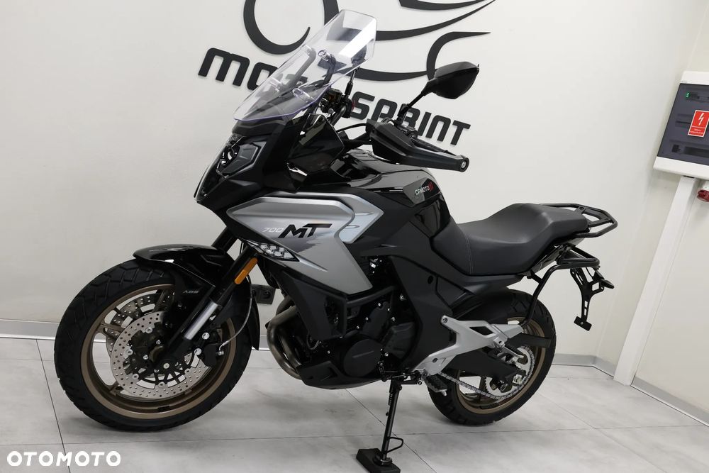 CFMoto 700MT - 7