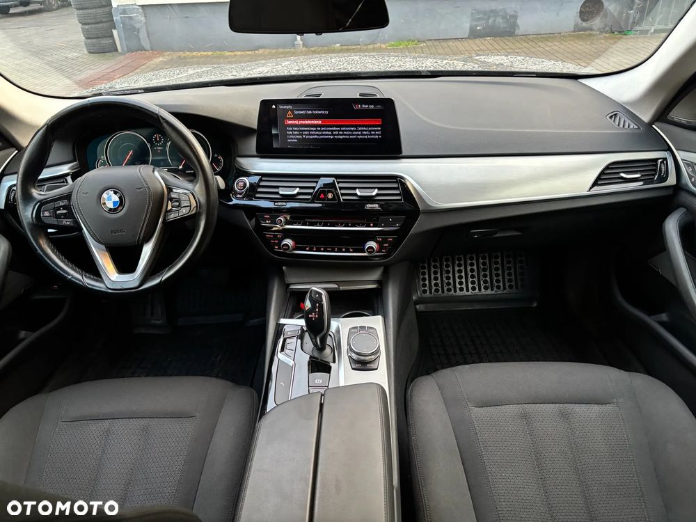 BMW Seria 5 520d - 24