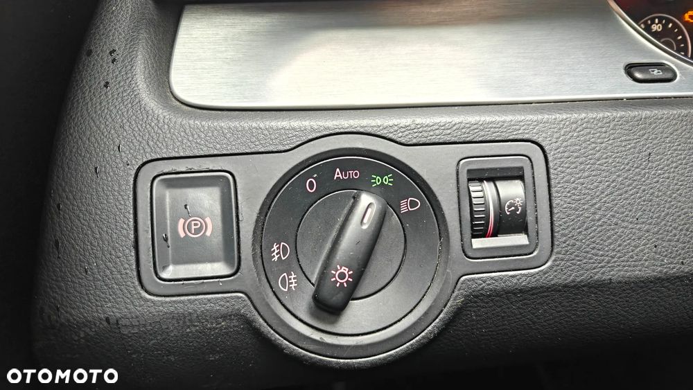 Volkswagen Passat 2.0 TDI Highline - 21