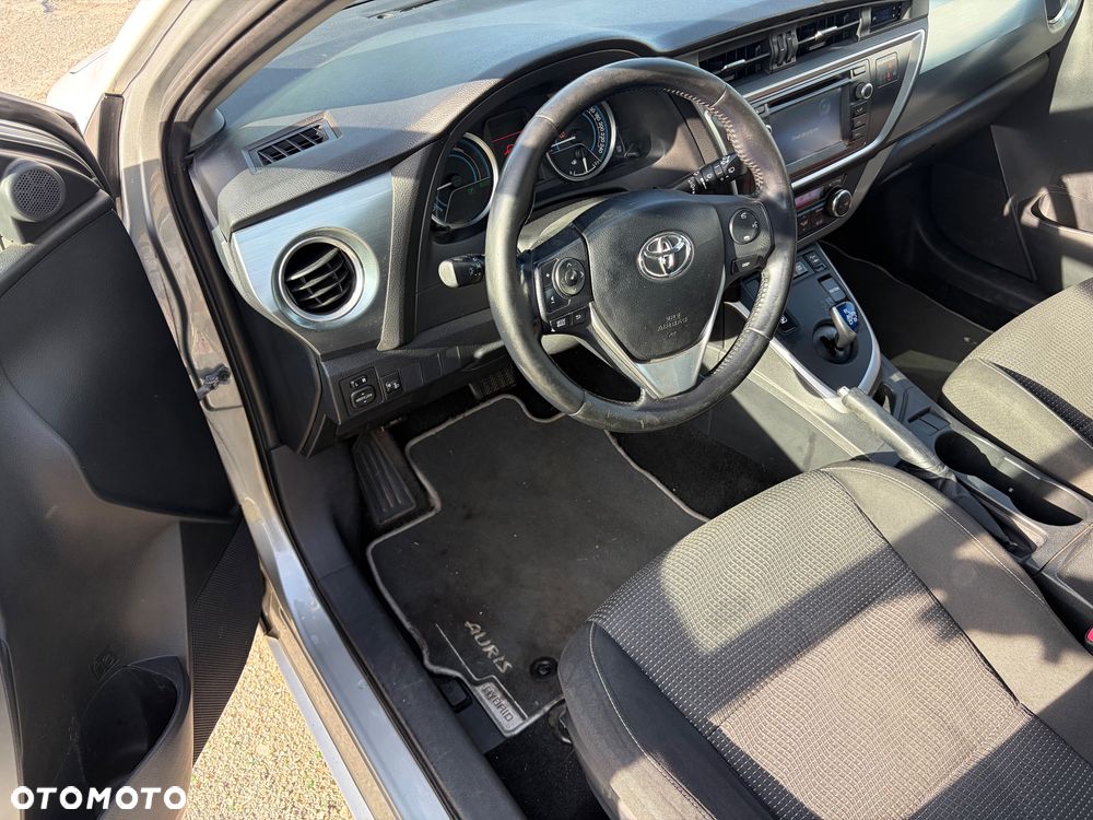Toyota Auris - 11