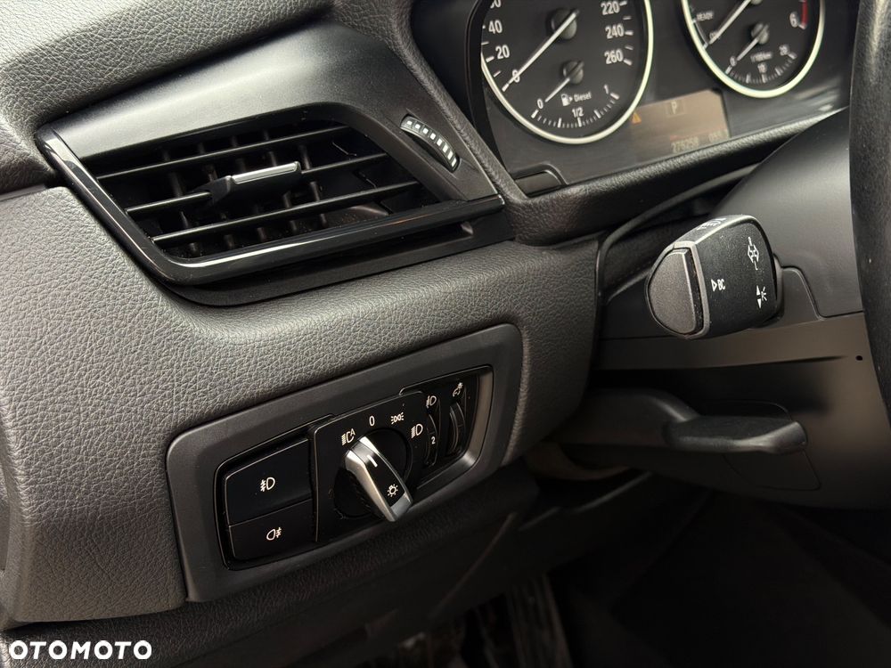 BMW Seria 2 218d - 13