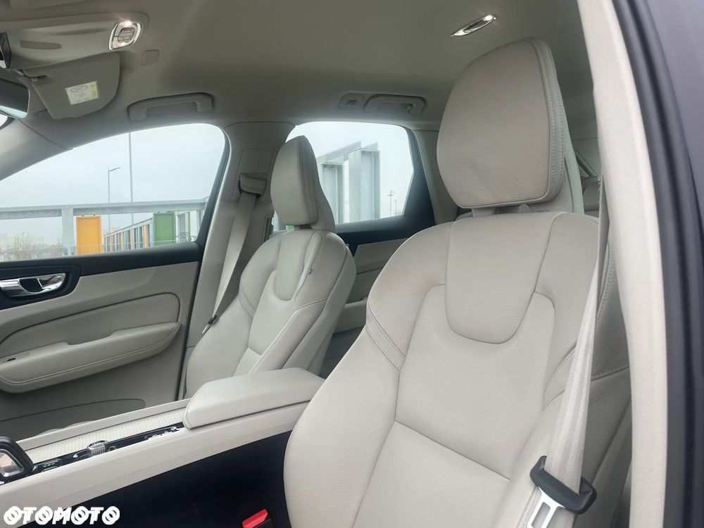 Volvo XC 60 D5 SCR AWD Inscription - 1