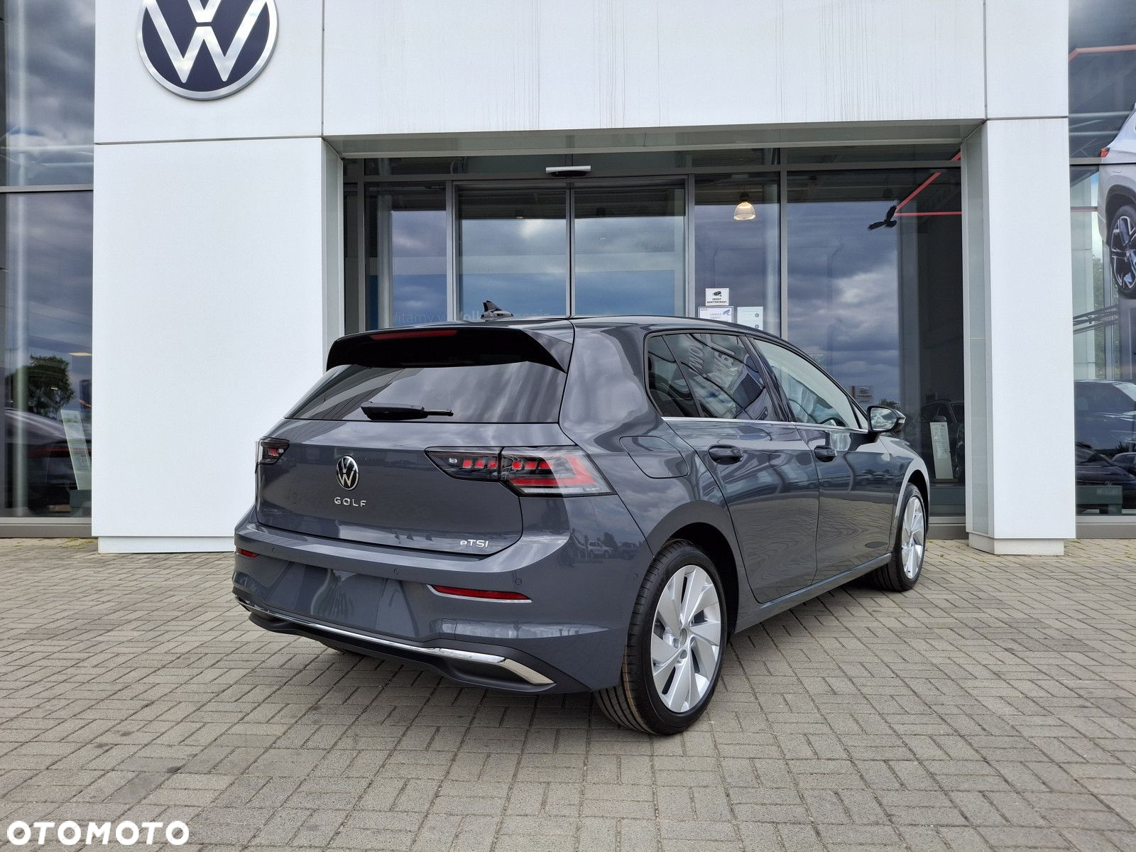 Volkswagen Golf - 8