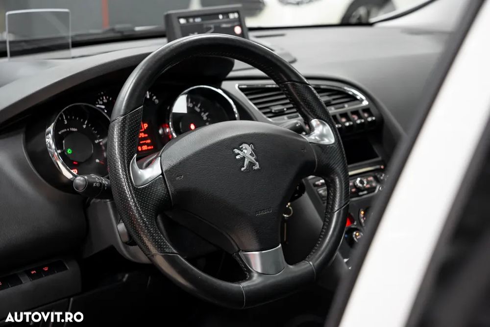 Peugeot 3008 BlueHDi 120 EAT6 Stop & Start Allure - 19