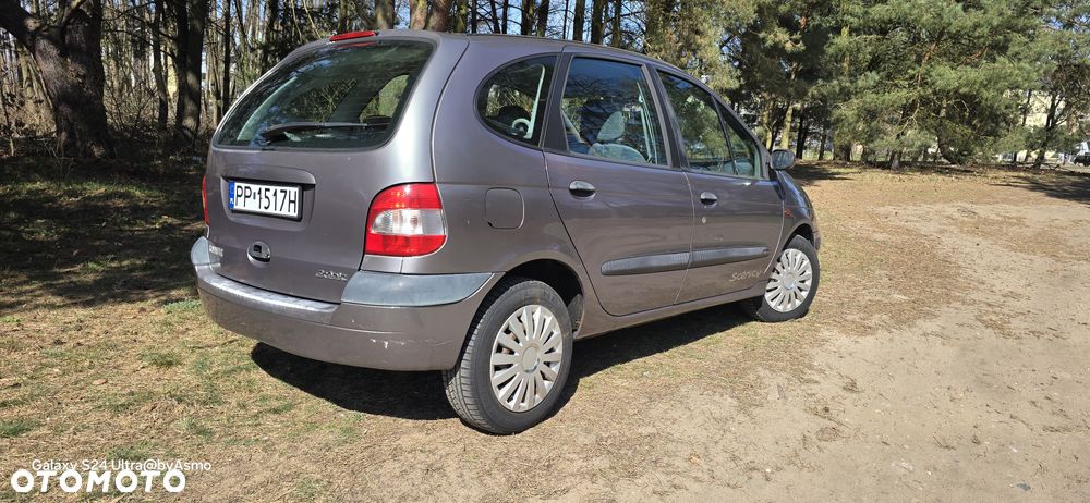 Renault Scenic 1.6 16V Family - 4