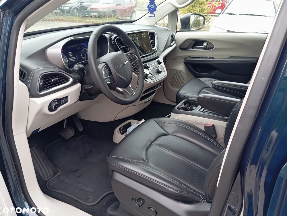 Chrysler Pacifica - 14