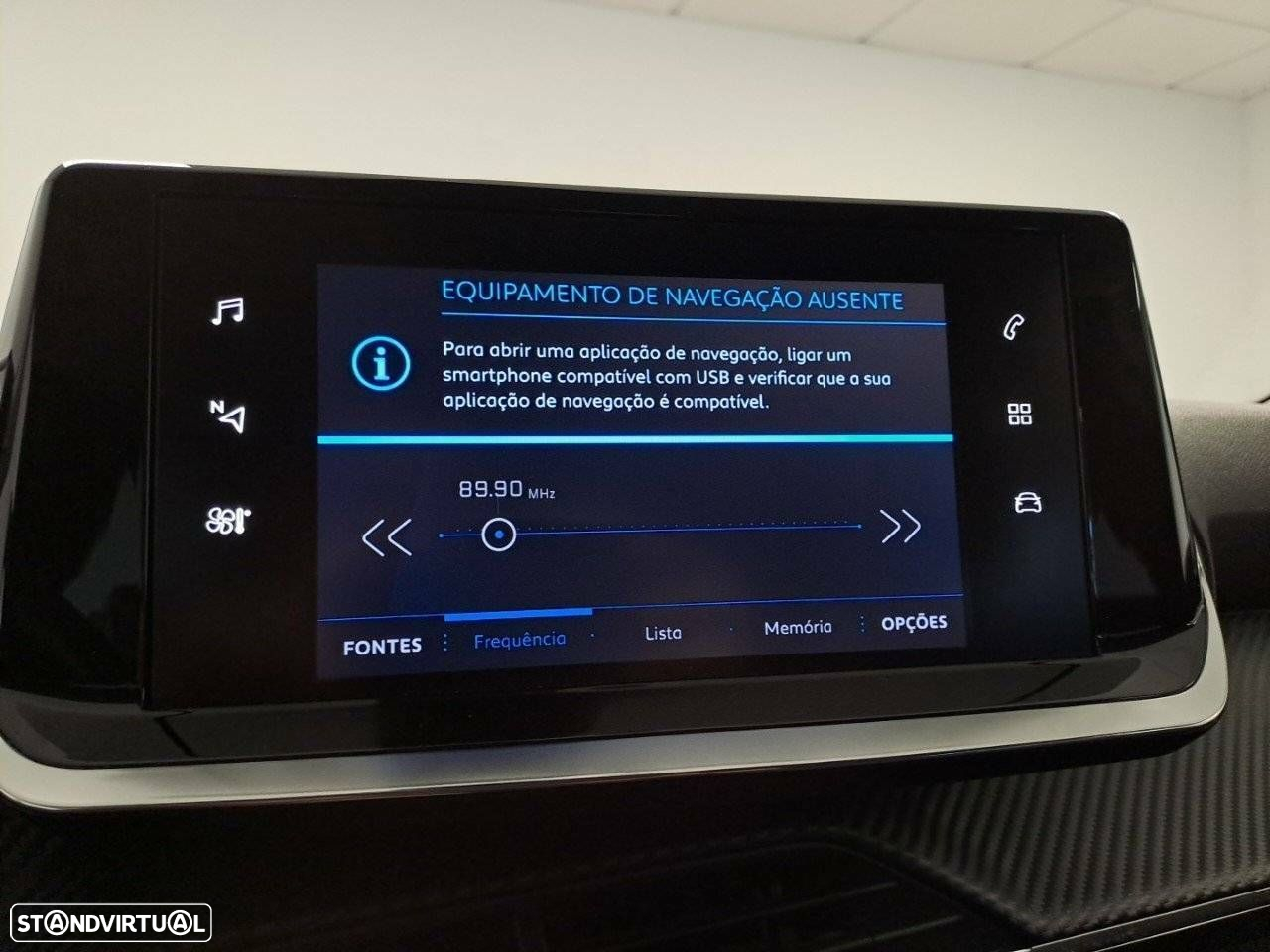 Peugeot 2008 1.2 PureTech Allure EAT8 - 21