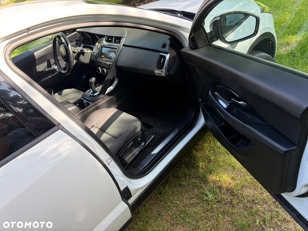 Jaguar E-Pace 2.0 i4D AWD - 13