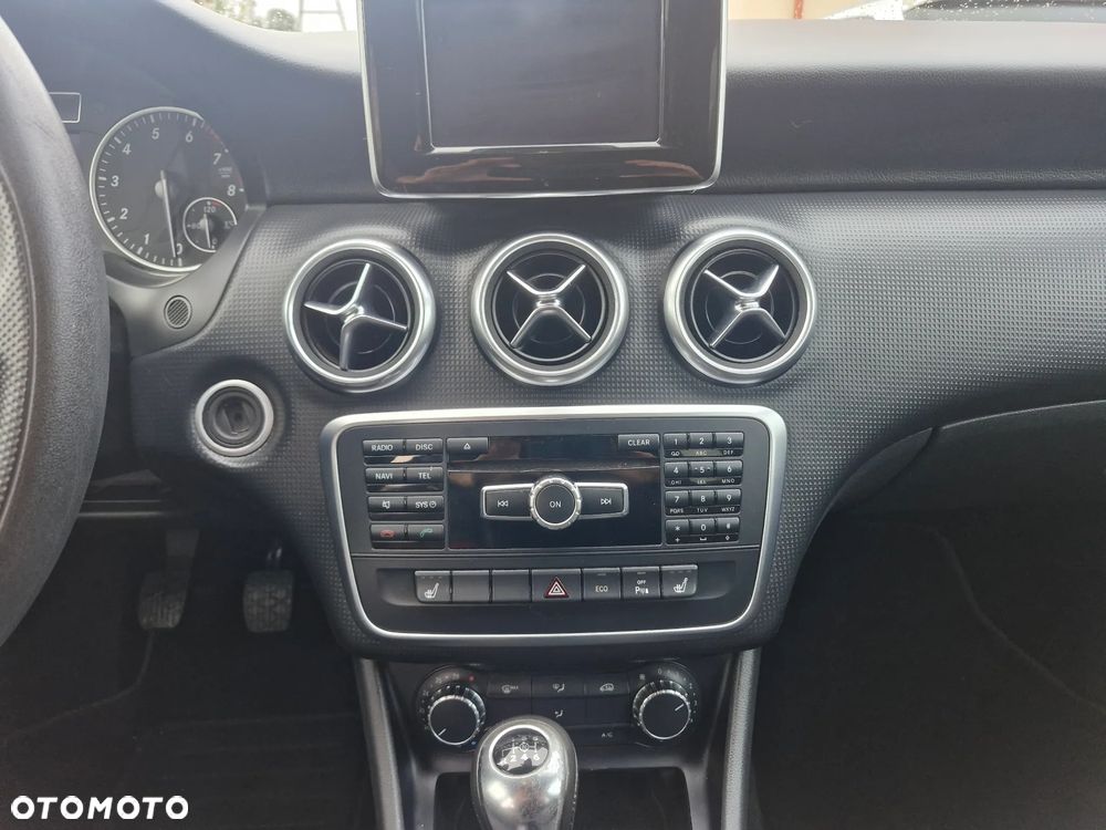 Mercedes-Benz Klasa A 180 (BlueEFFICIENCY) - 22