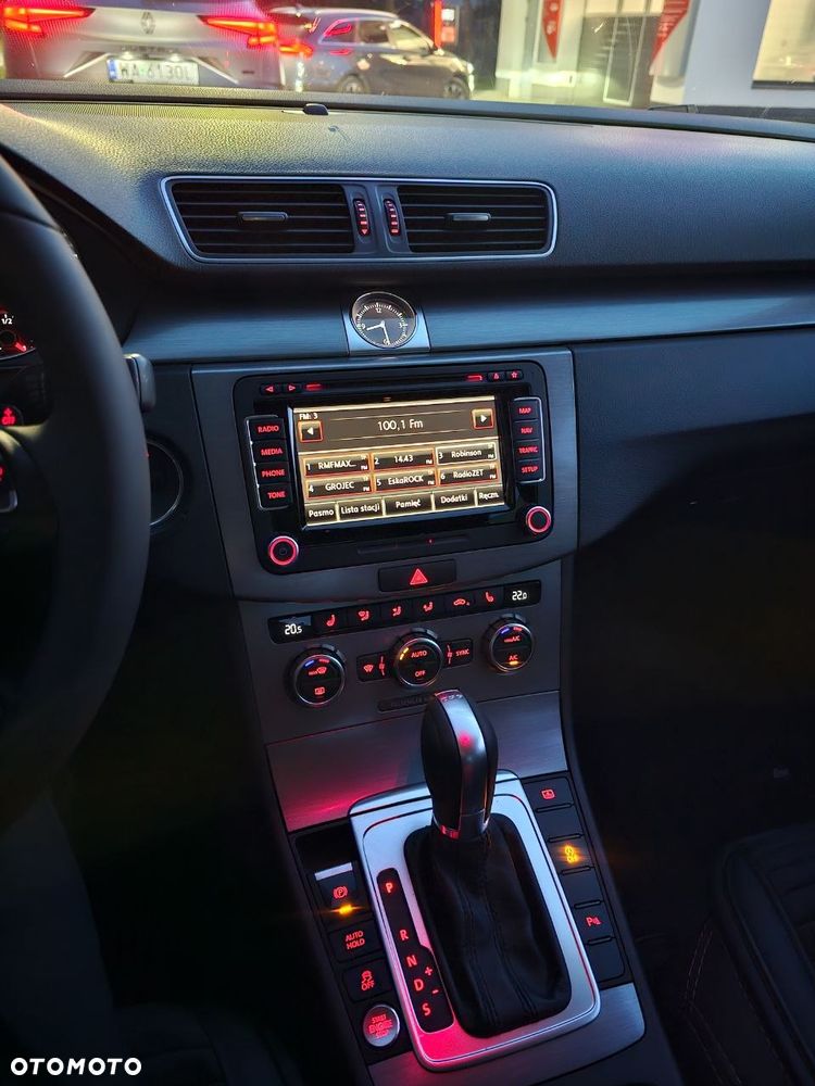 Volkswagen Passat 2.0 TDI Comfortline DSG - 29