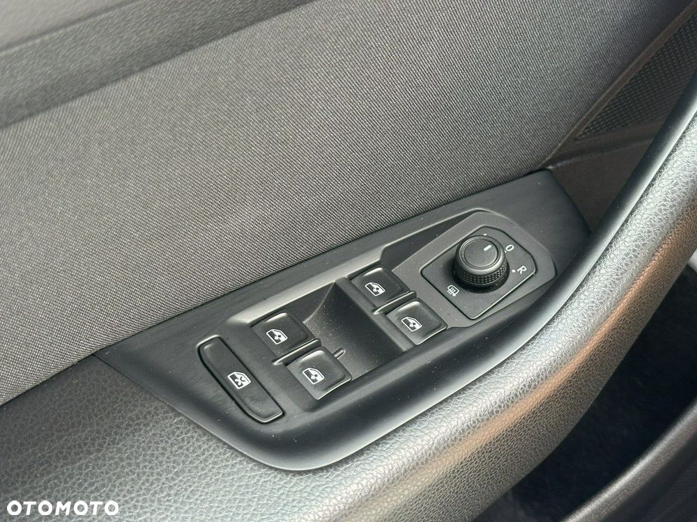 Volkswagen Passat - 29