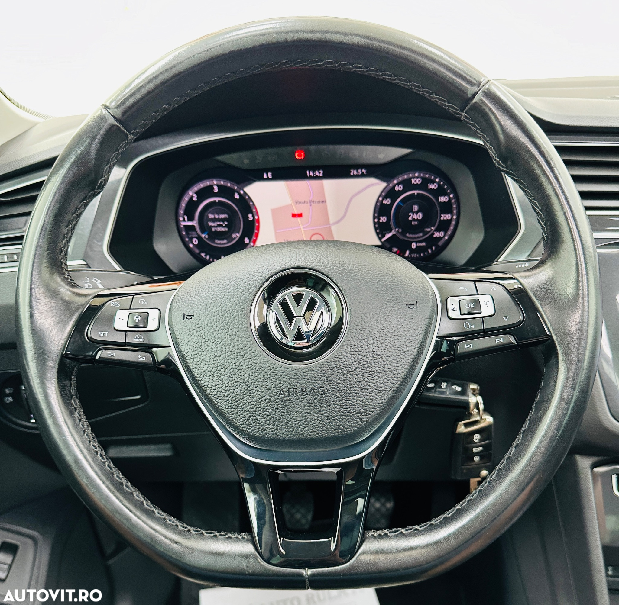 Volkswagen Tiguan - 38