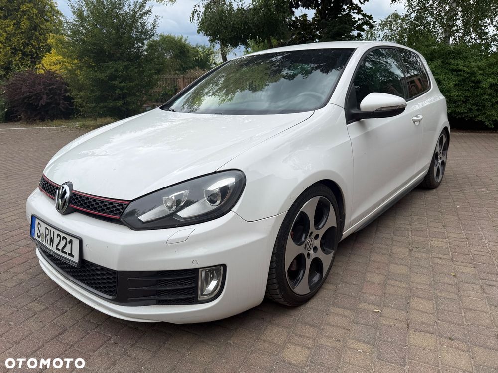 Volkswagen Golf 2.0 GTI adidas - 3