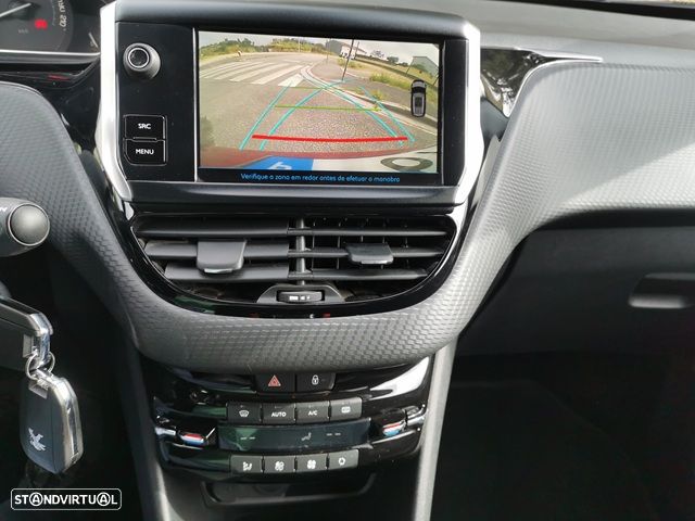 Peugeot 2008 1.2 PureTech Active - 12