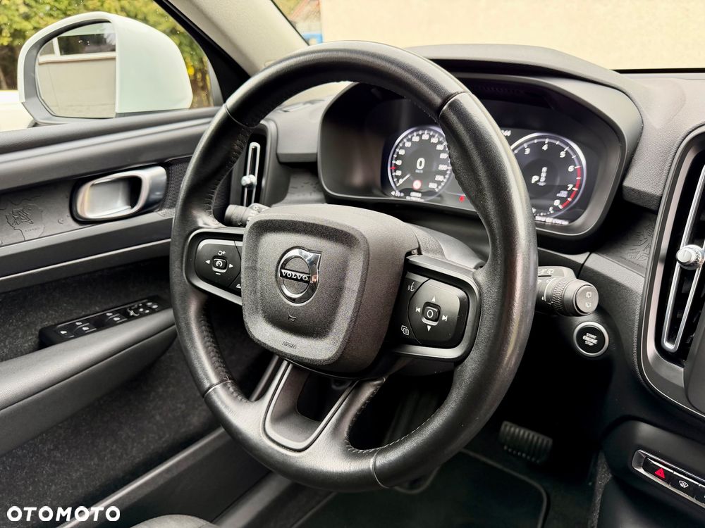 Volvo XC 40 T3 Momentum - 18