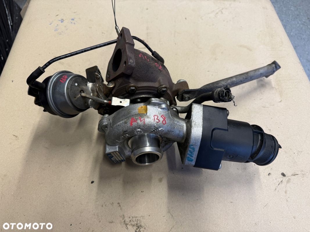 AUDI A4 B8 A5 8T 2.0 TDI TURBOSPRĘŻARKA USZKODZONA 03L145701D - 1