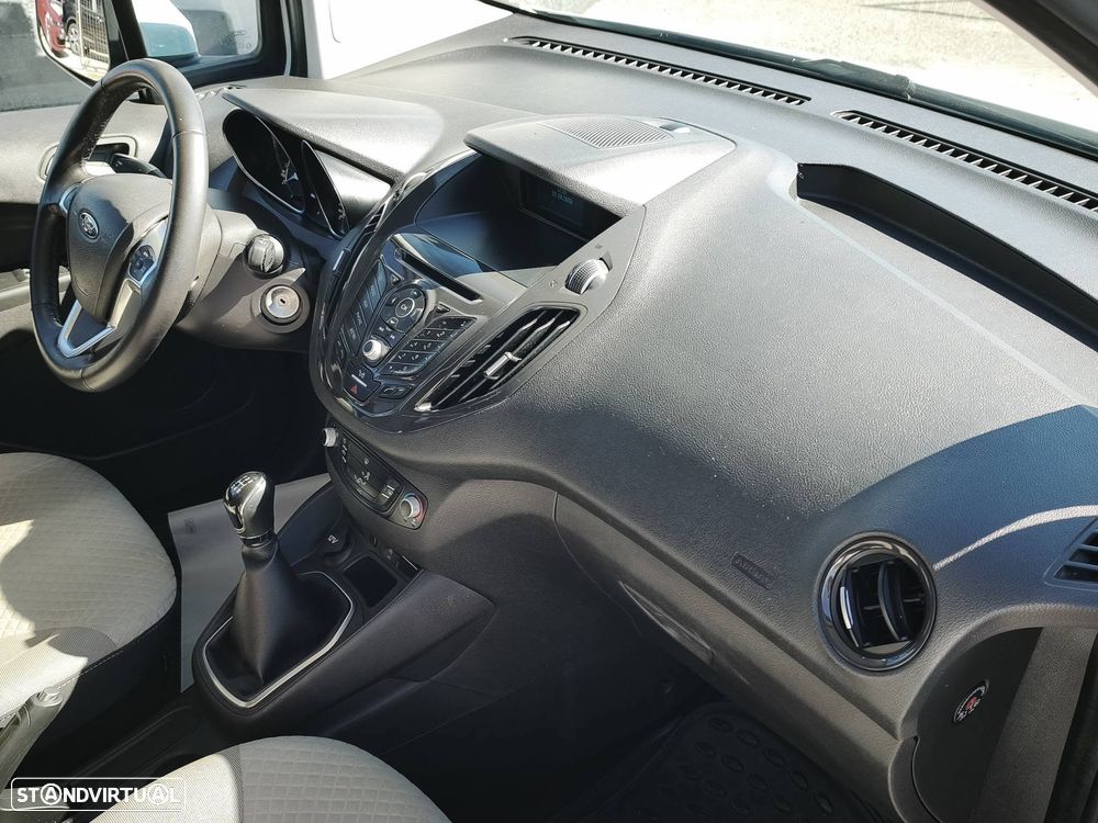 Ford Tourneo Courier 1.0 EcoBoost Titanium - 20