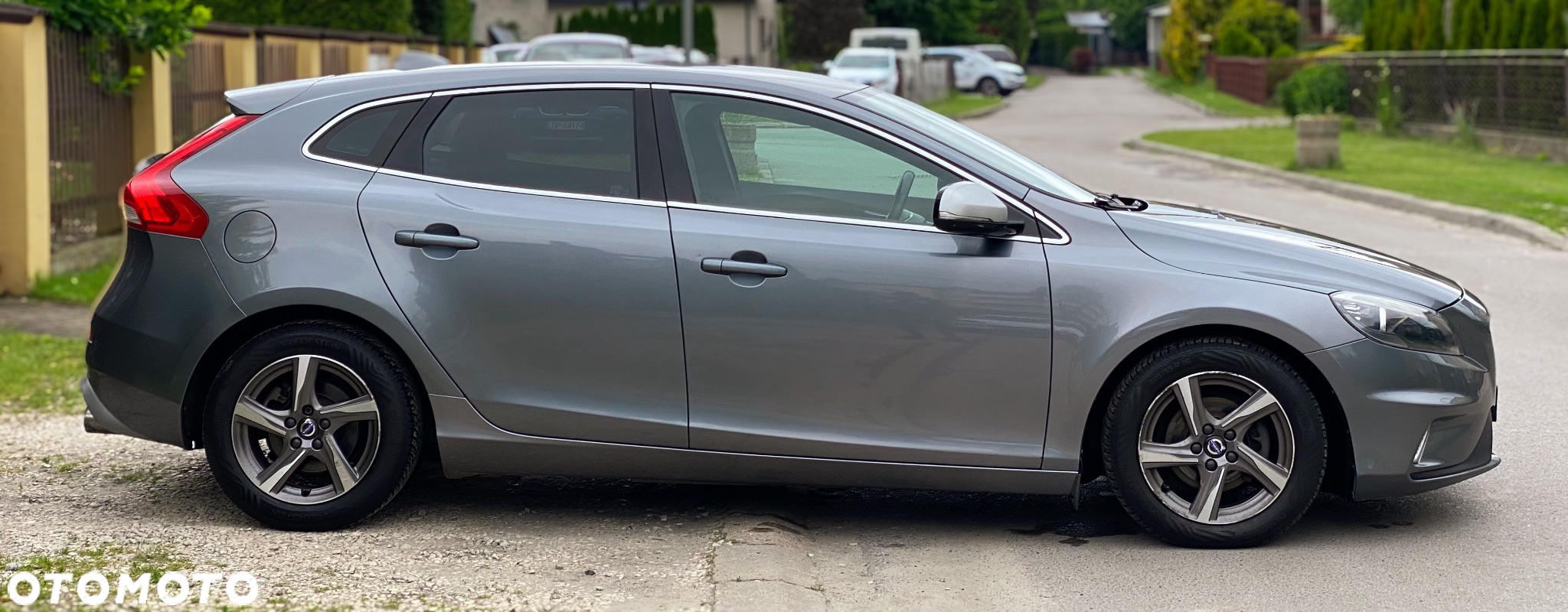 Volvo V40 D2 R-Design - 4