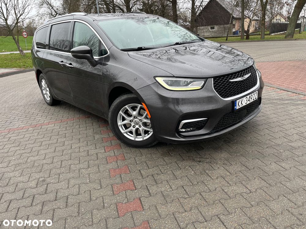 Chrysler Pacifica - 1